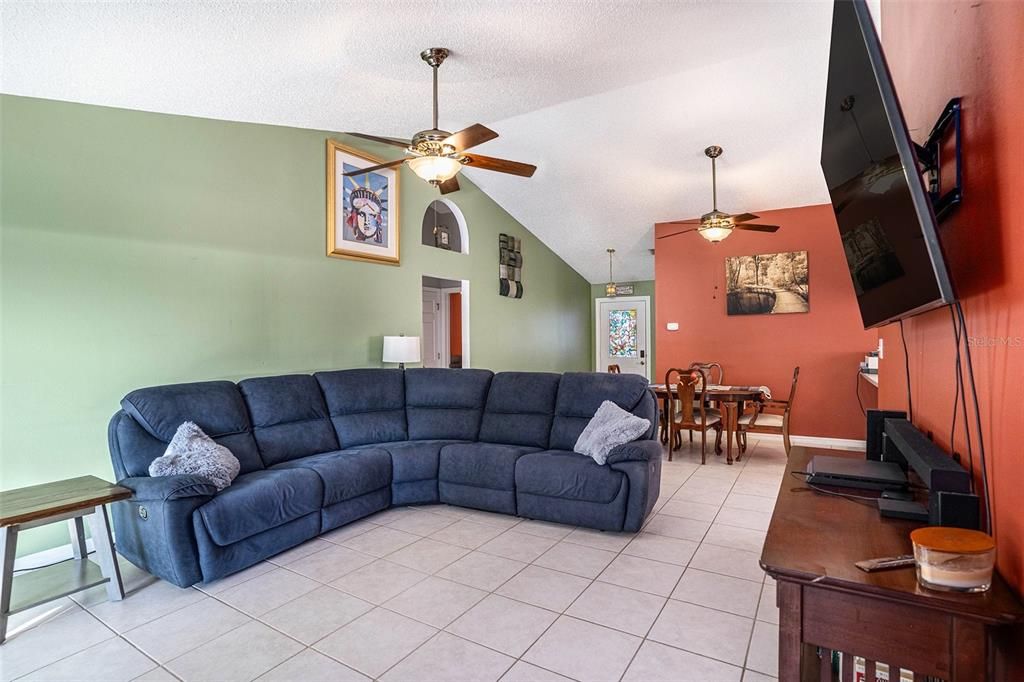 For Sale: $396,000 (3 beds, 2 baths, 1352 Square Feet)