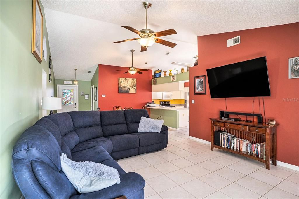 For Sale: $396,000 (3 beds, 2 baths, 1352 Square Feet)