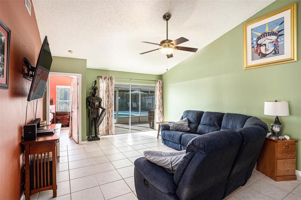 For Sale: $396,000 (3 beds, 2 baths, 1352 Square Feet)