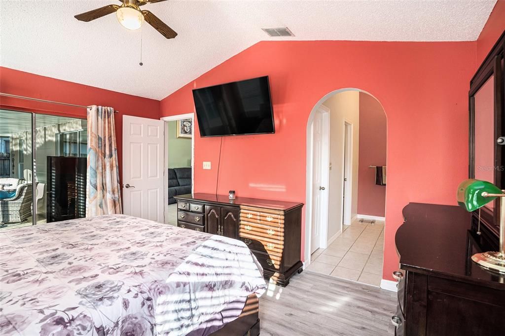 For Sale: $396,000 (3 beds, 2 baths, 1352 Square Feet)