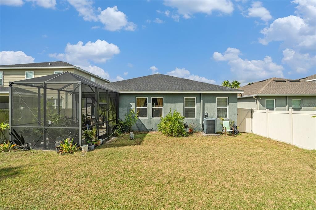 Active With Contract: $410,000 (3 beds, 3 baths, 2022 Square Feet)