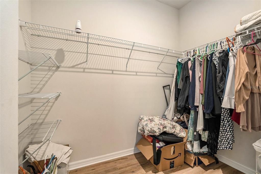 Active With Contract: $410,000 (3 beds, 3 baths, 2022 Square Feet)