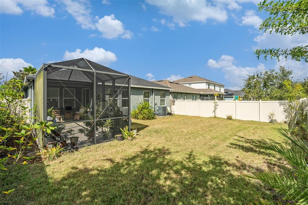 Active With Contract: $410,000 (3 beds, 3 baths, 2022 Square Feet)