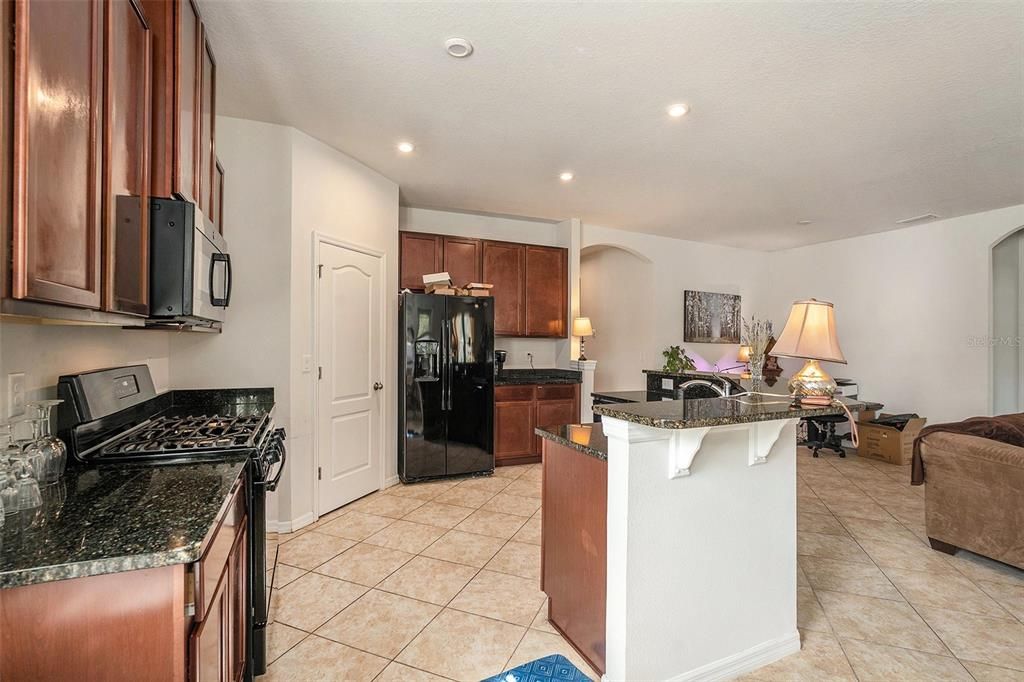 Active With Contract: $410,000 (3 beds, 3 baths, 2022 Square Feet)