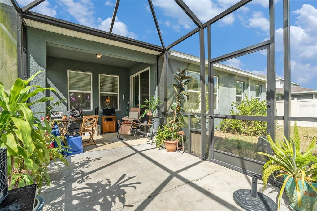 Active With Contract: $410,000 (3 beds, 3 baths, 2022 Square Feet)