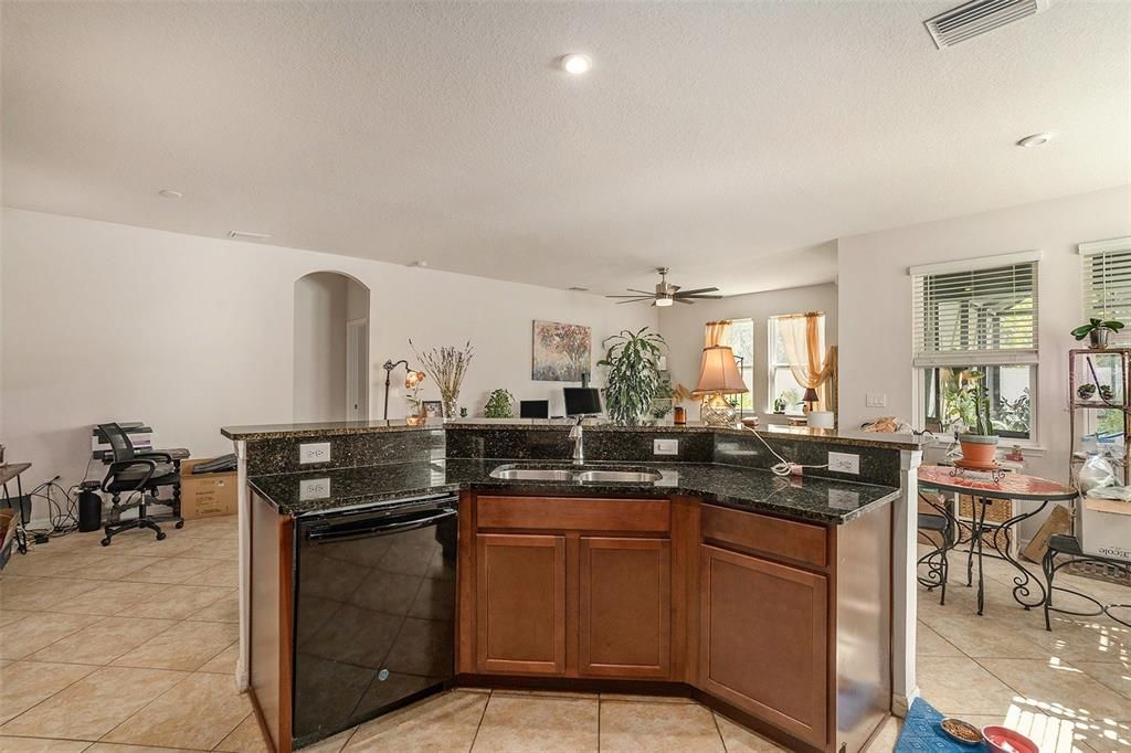 Active With Contract: $410,000 (3 beds, 3 baths, 2022 Square Feet)