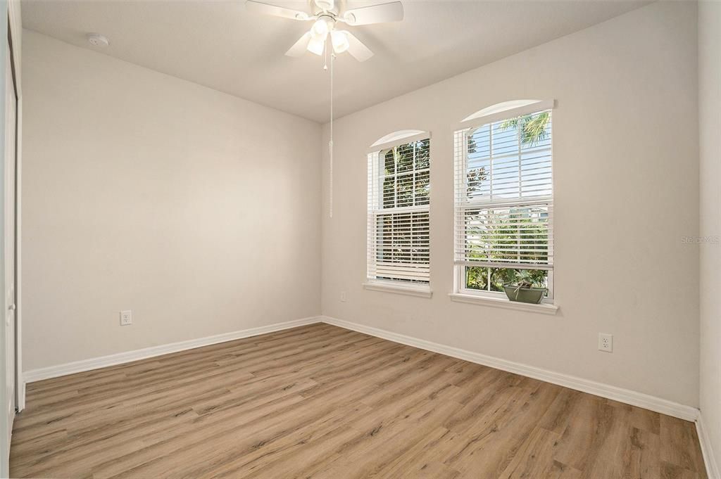 Active With Contract: $410,000 (3 beds, 3 baths, 2022 Square Feet)