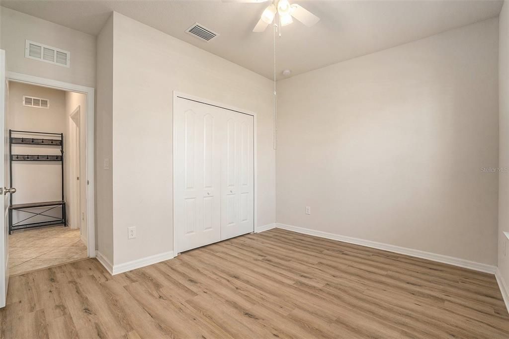 Active With Contract: $410,000 (3 beds, 3 baths, 2022 Square Feet)