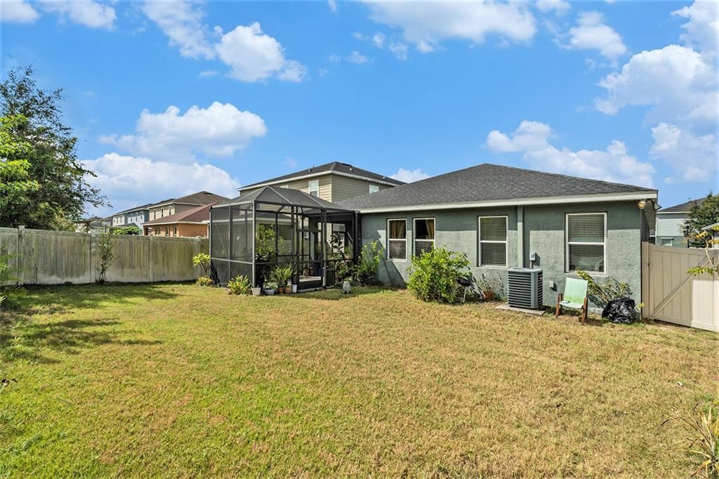 Active With Contract: $410,000 (3 beds, 3 baths, 2022 Square Feet)