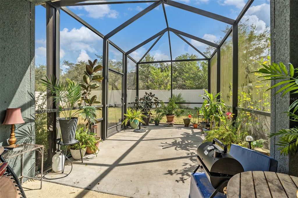 Active With Contract: $410,000 (3 beds, 3 baths, 2022 Square Feet)