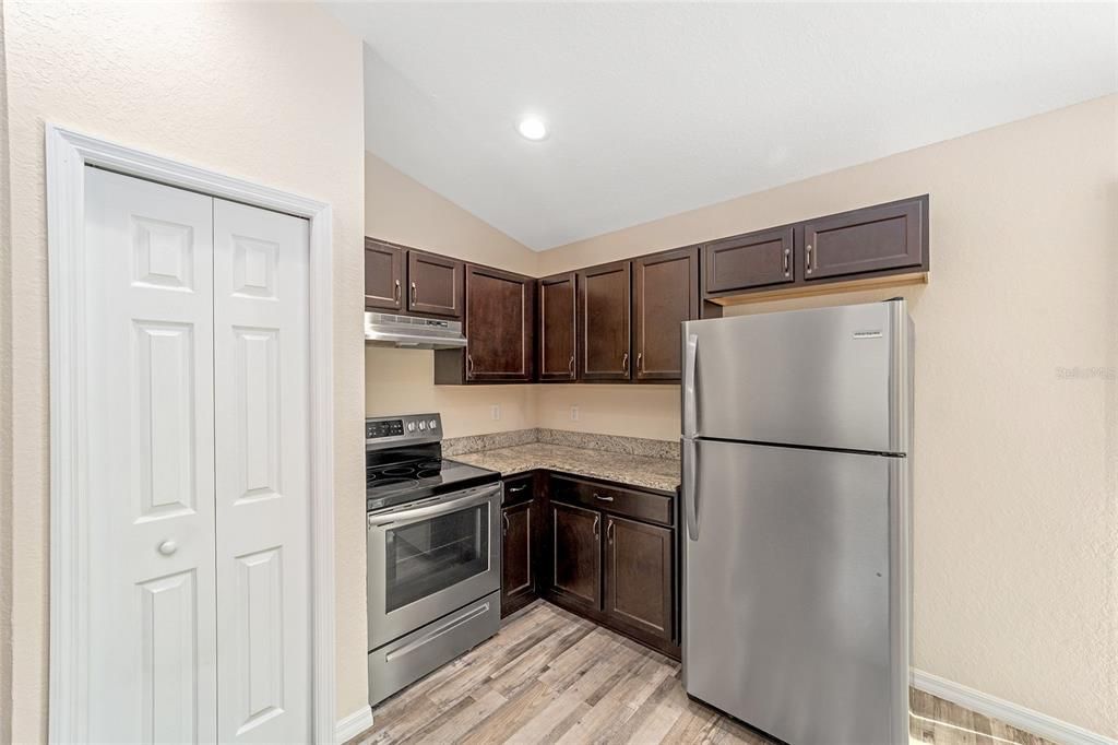 Active With Contract: $234,900 (3 beds, 2 baths, 1350 Square Feet)