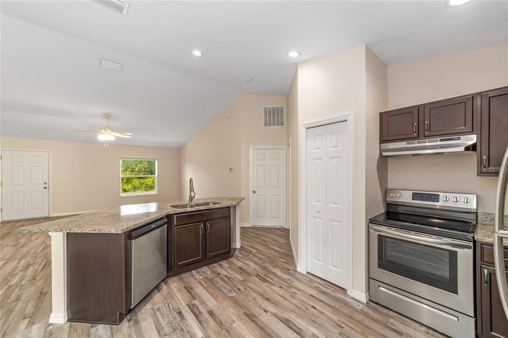 Active With Contract: $234,900 (3 beds, 2 baths, 1350 Square Feet)