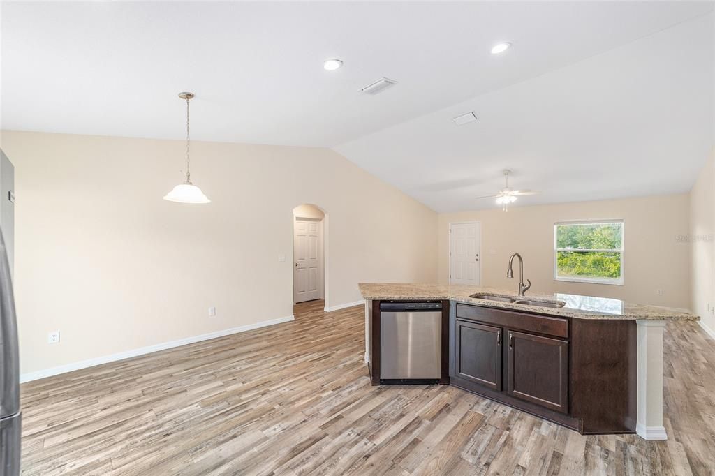 Active With Contract: $234,900 (3 beds, 2 baths, 1350 Square Feet)