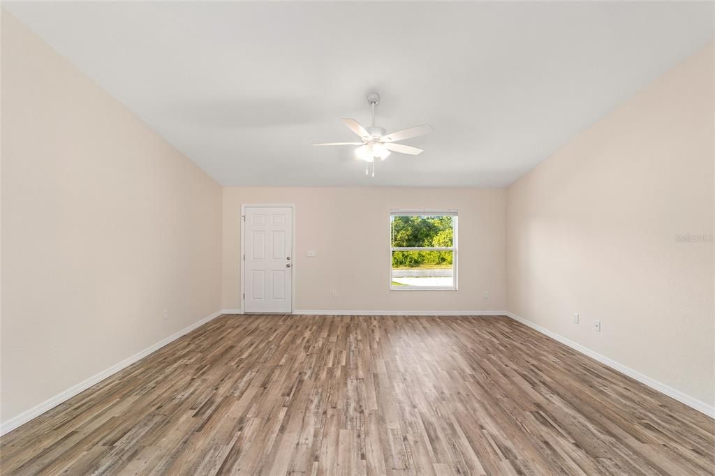 Active With Contract: $234,900 (3 beds, 2 baths, 1350 Square Feet)