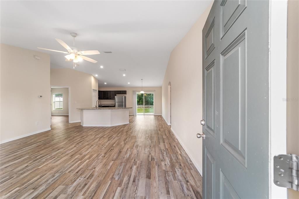 Active With Contract: $234,900 (3 beds, 2 baths, 1350 Square Feet)
