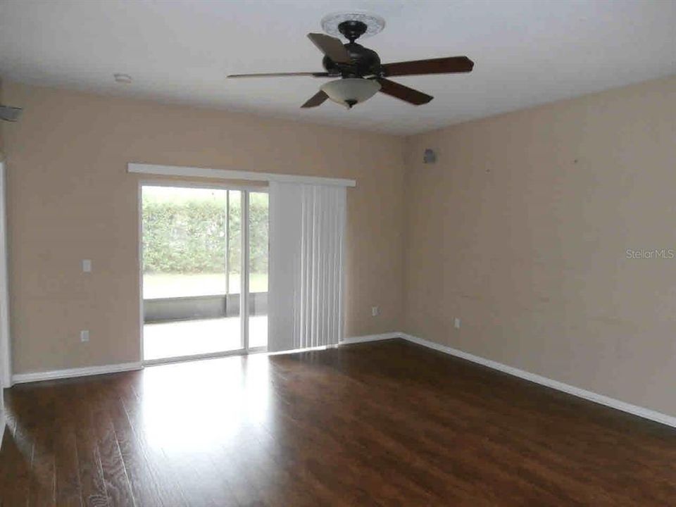 出租: $2,195 (4 贝兹, 2 浴室, 1717 平方英尺)