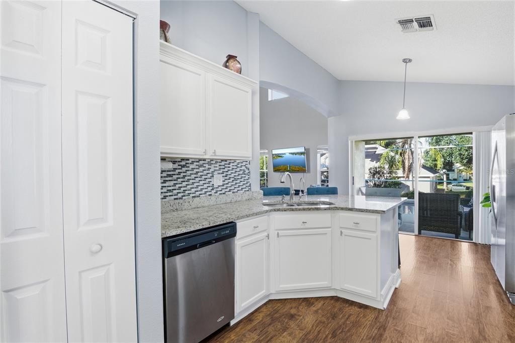 For Sale: $488,000 (5 beds, 3 baths, 2205 Square Feet)