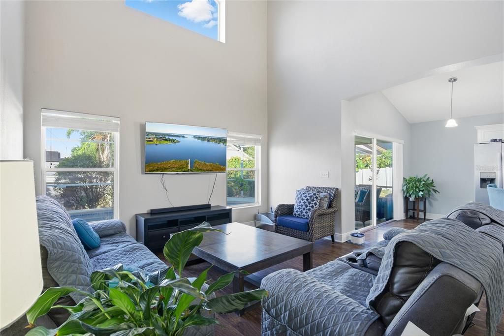 For Sale: $488,000 (5 beds, 3 baths, 2205 Square Feet)