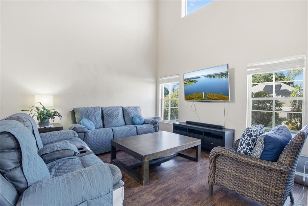 For Sale: $488,000 (5 beds, 3 baths, 2205 Square Feet)