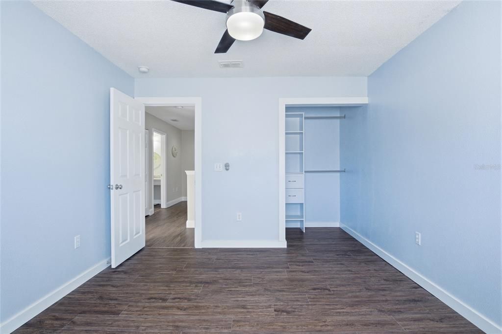 For Sale: $488,000 (5 beds, 3 baths, 2205 Square Feet)