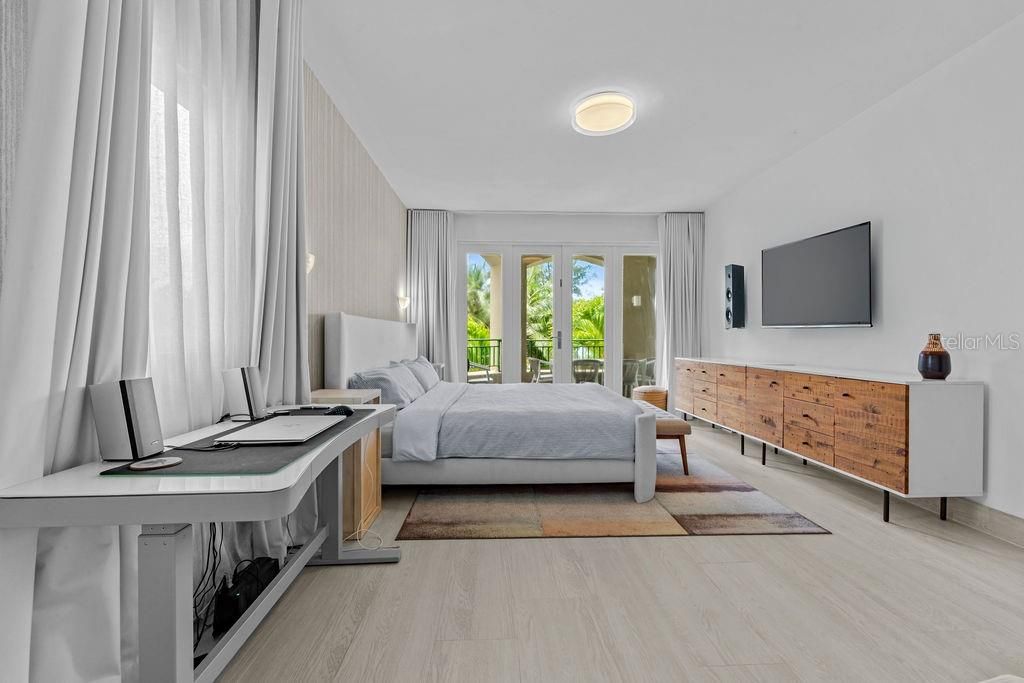 На продажу: $1,790,000 (3 спален, 3 ванн, 2401 Квадратных фут)