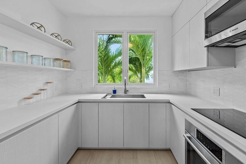 На продажу: $1,790,000 (3 спален, 3 ванн, 2401 Квадратных фут)