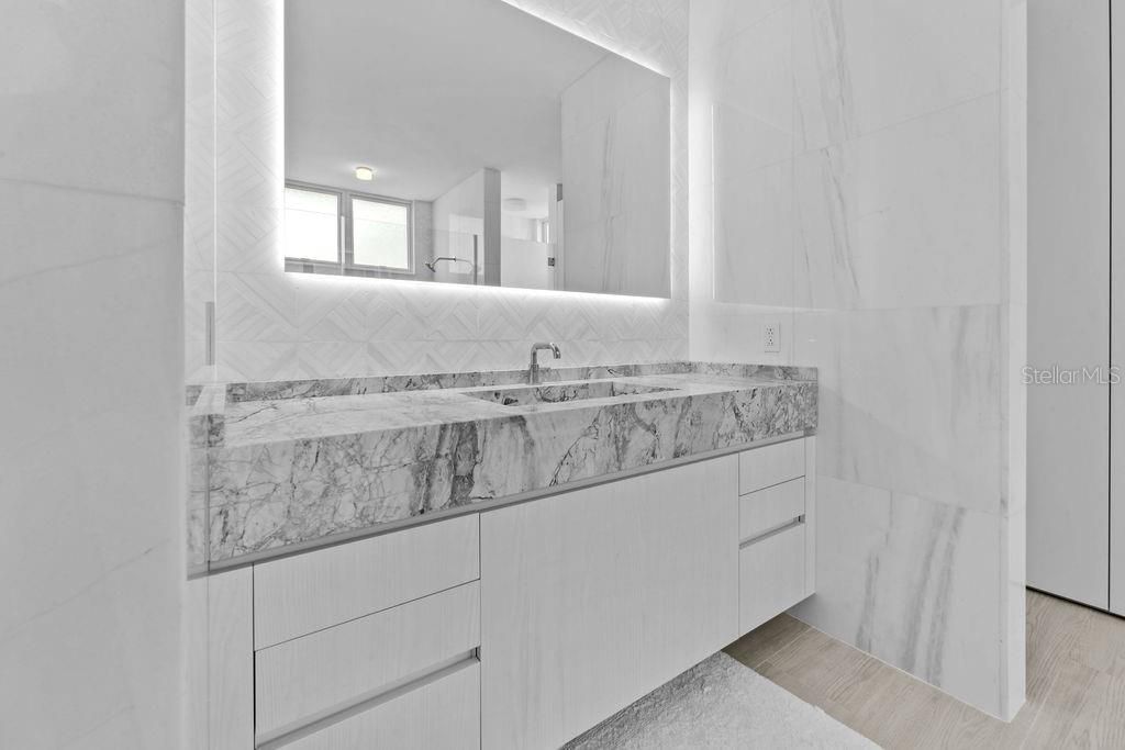 На продажу: $1,790,000 (3 спален, 3 ванн, 2401 Квадратных фут)