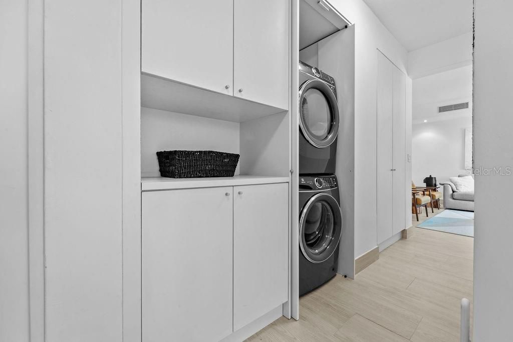 На продажу: $1,790,000 (3 спален, 3 ванн, 2401 Квадратных фут)