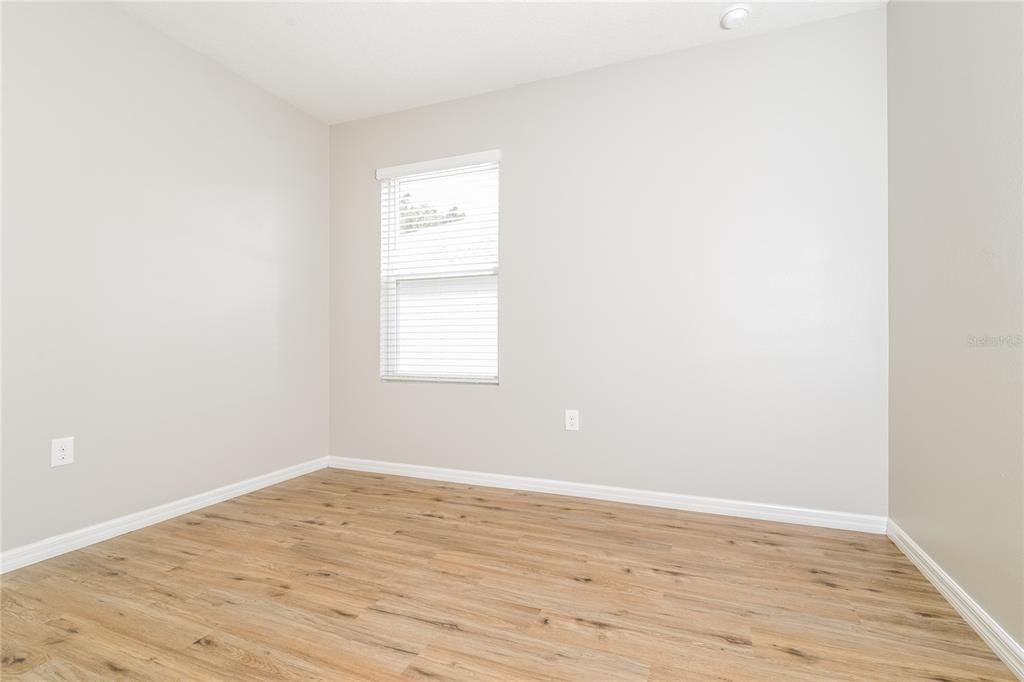 待售: $365,000 (4 贝兹, 2 浴室, 1828 平方英尺)