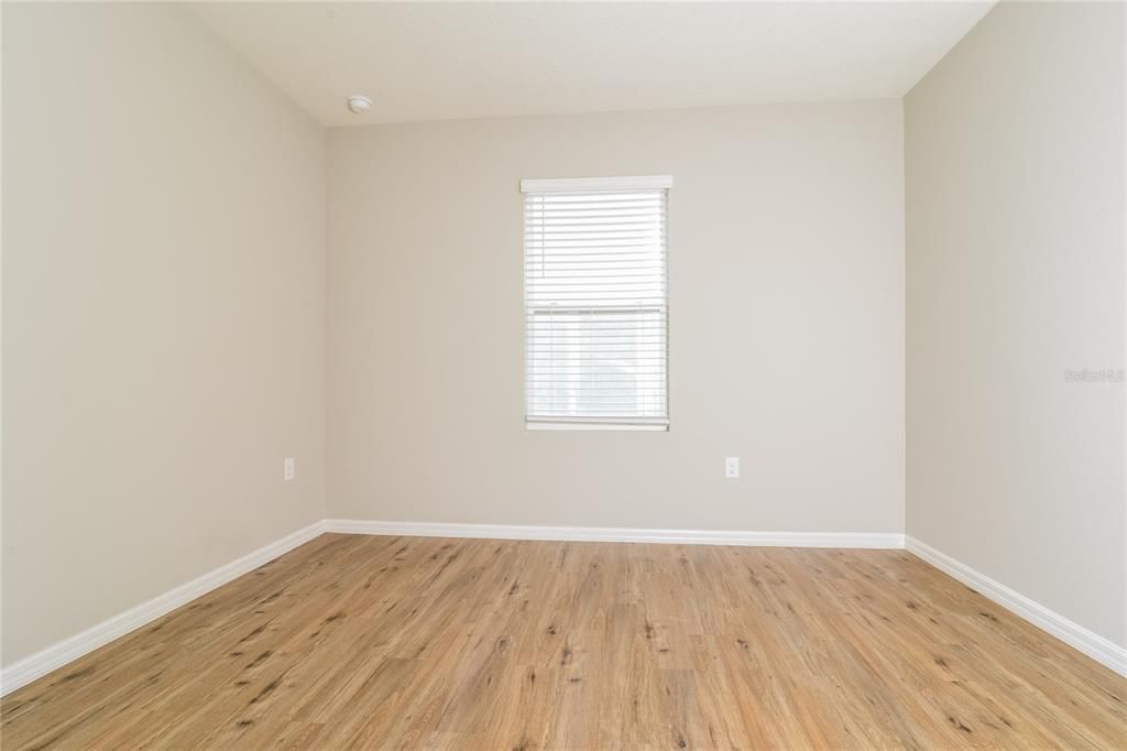 待售: $365,000 (4 贝兹, 2 浴室, 1828 平方英尺)