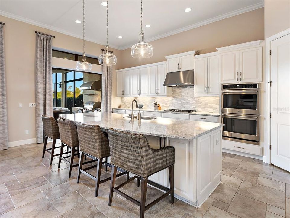 For Sale: $1,295,000 (3 beds, 3 baths, 2875 Square Feet)