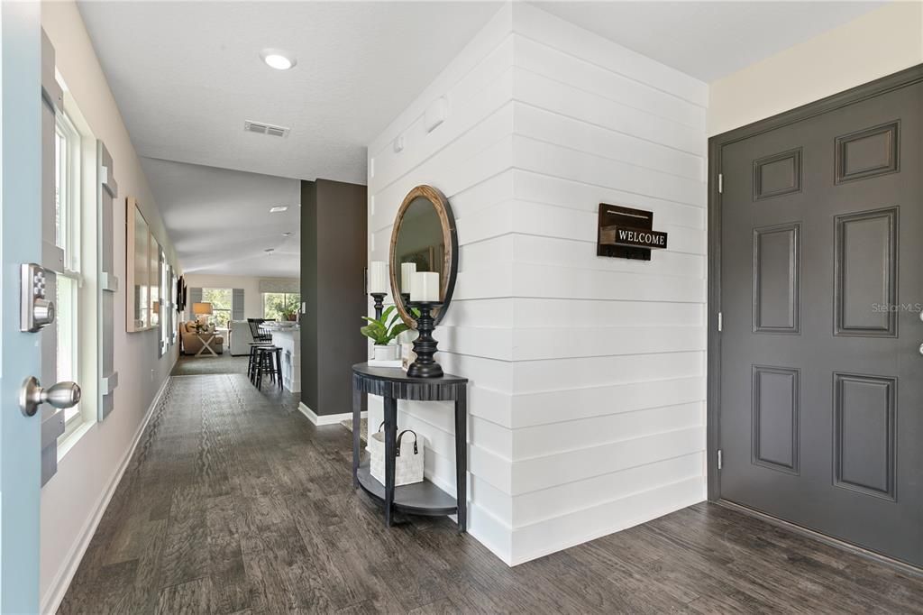 Под контрактом: $314,990 (3 спален, 2 ванн, 1655 Квадратных фут)