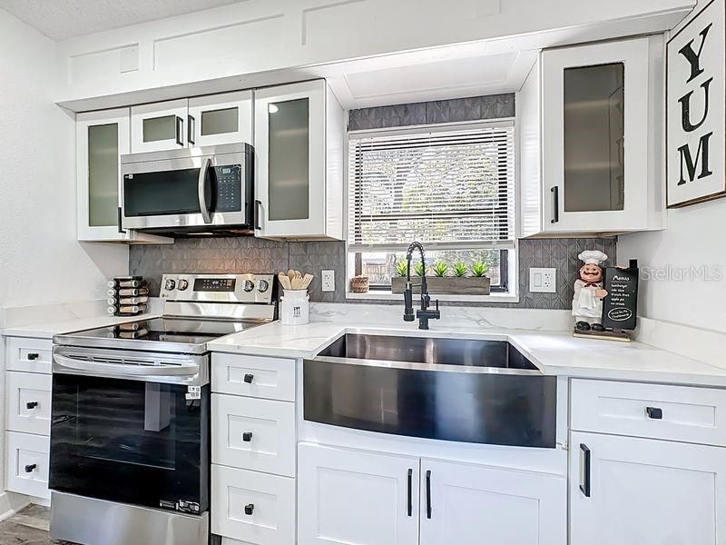 For Sale: $324,900 (3 beds, 2 baths, 1228 Square Feet)