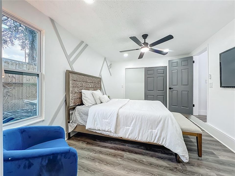 For Sale: $324,900 (3 beds, 2 baths, 1228 Square Feet)