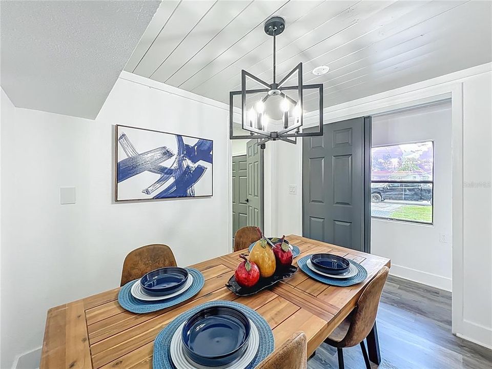 For Sale: $324,900 (3 beds, 2 baths, 1228 Square Feet)