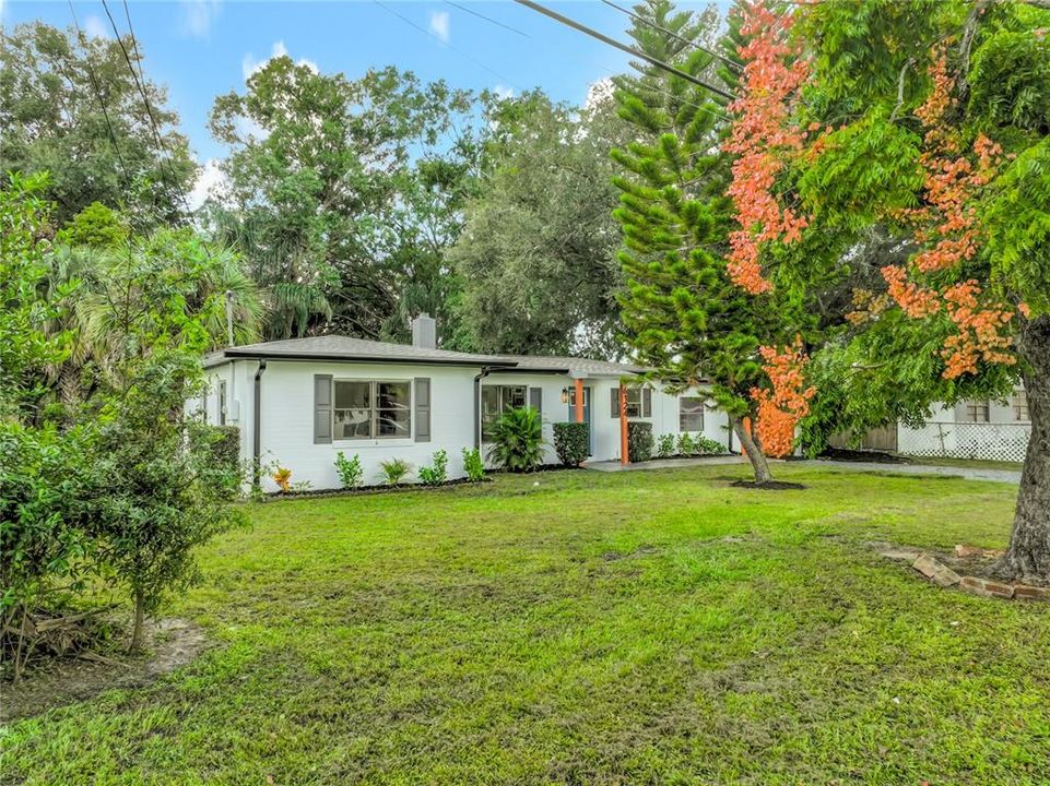 For Sale: $324,900 (3 beds, 2 baths, 1228 Square Feet)