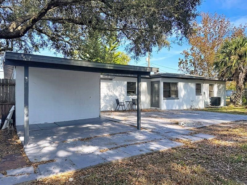 For Sale: $324,900 (3 beds, 2 baths, 1228 Square Feet)