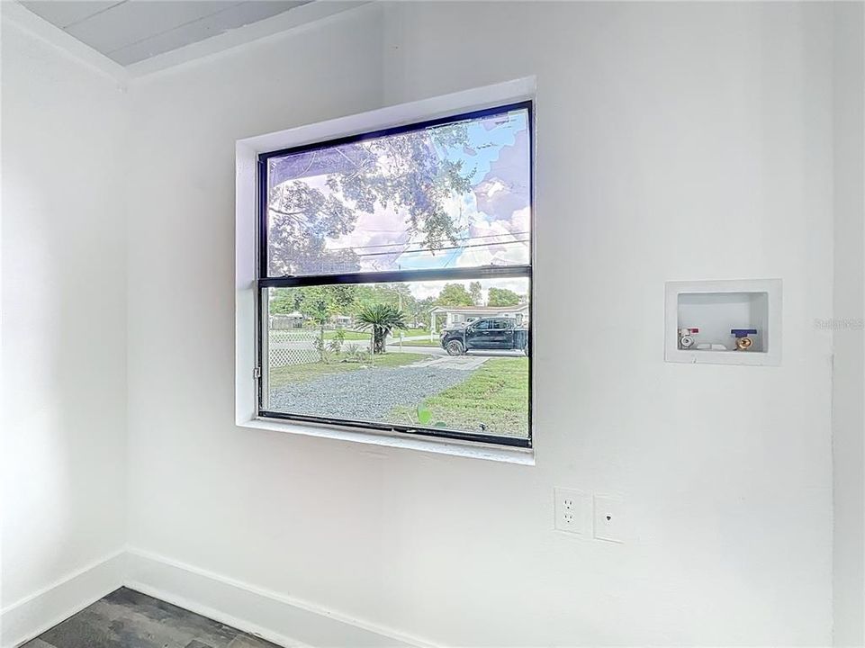 For Sale: $324,900 (3 beds, 2 baths, 1228 Square Feet)