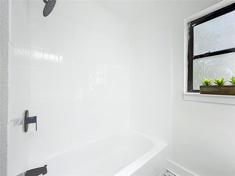 For Sale: $324,900 (3 beds, 2 baths, 1228 Square Feet)