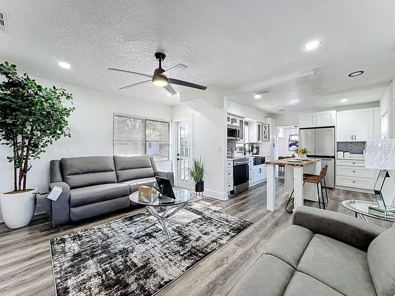 For Sale: $324,900 (3 beds, 2 baths, 1228 Square Feet)