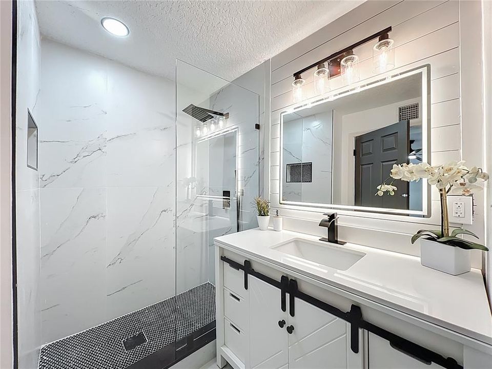 For Sale: $324,900 (3 beds, 2 baths, 1228 Square Feet)