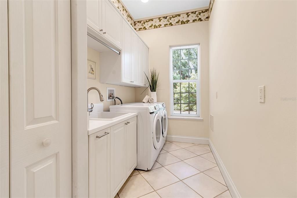 For Sale: $1,425,000 (4 beds, 3 baths, 3303 Square Feet)