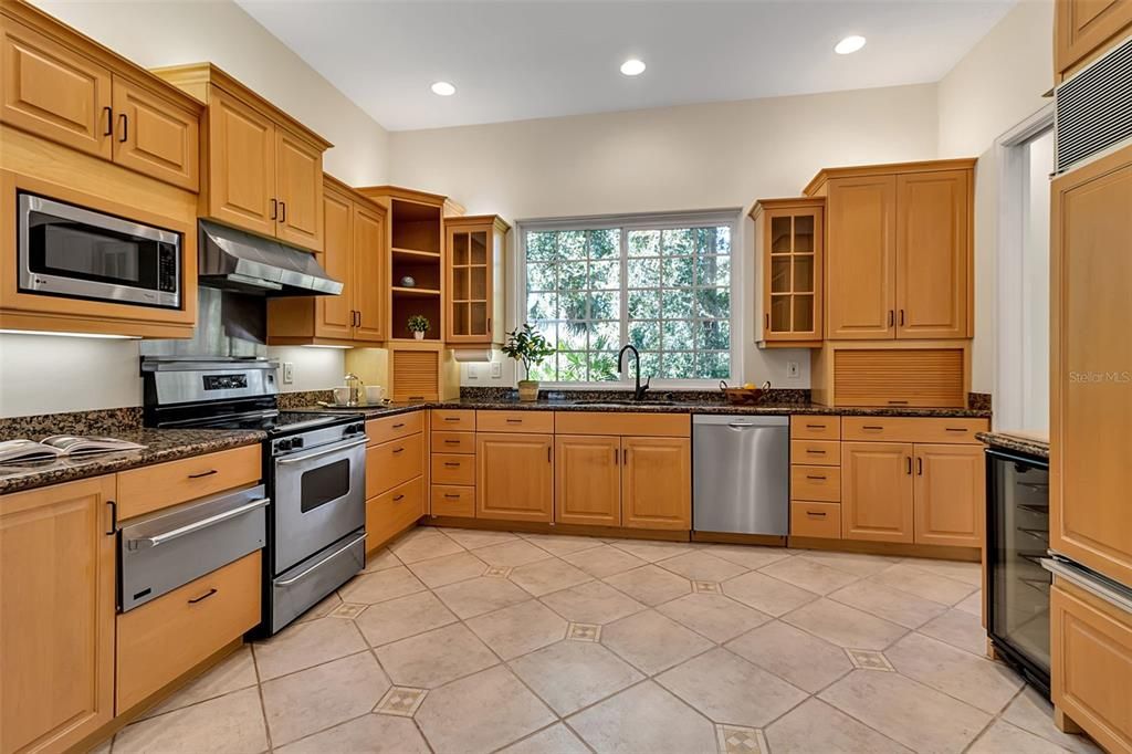 For Sale: $1,425,000 (4 beds, 3 baths, 3303 Square Feet)