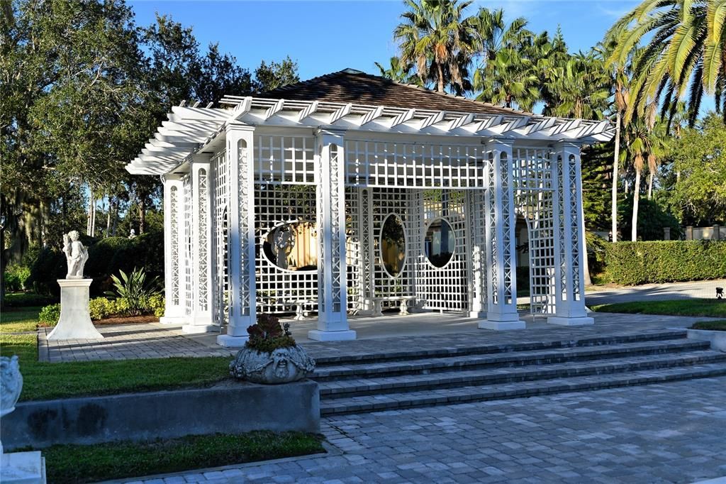 For Sale: $1,425,000 (4 beds, 3 baths, 3303 Square Feet)