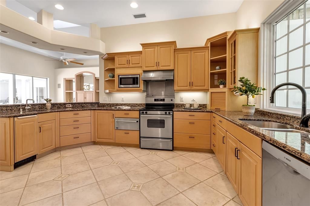 For Sale: $1,425,000 (4 beds, 3 baths, 3303 Square Feet)