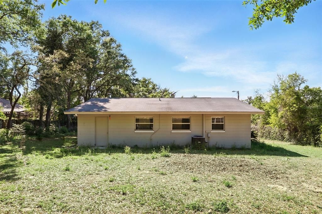 出租: $2,000 (3 贝兹, 2 浴室, 1420 平方英尺)