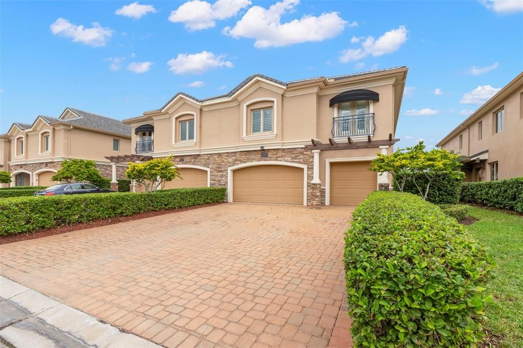 For Sale: $1,499,999 (3 beds, 4 baths, 4610 Square Feet)