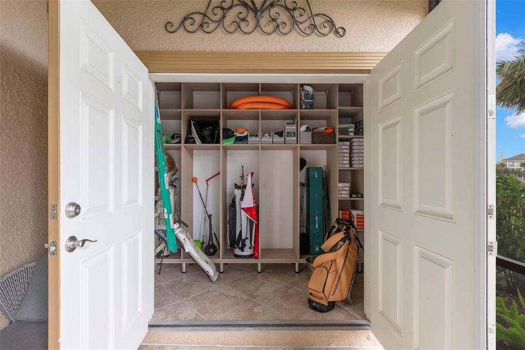 For Sale: $1,499,999 (3 beds, 4 baths, 4610 Square Feet)