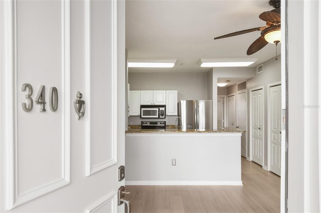 For Sale: $269,900 (1 beds, 1 baths, 640 Square Feet)