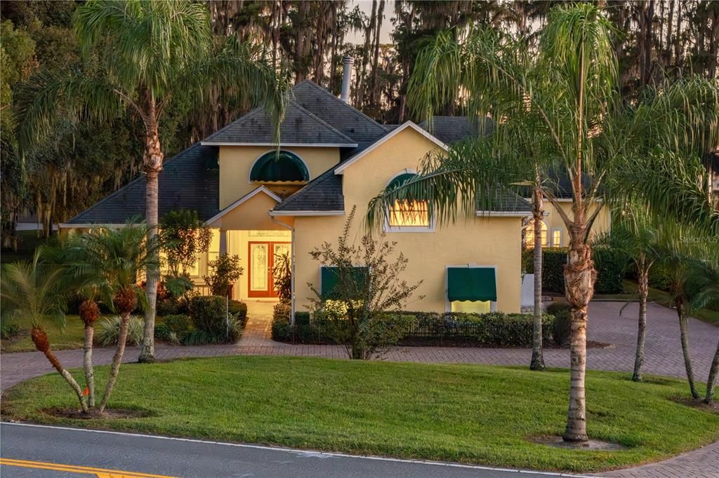 Activo con contrato: $1,395,000 (4 camas, 2 baños, 3442 Pies cuadrados)